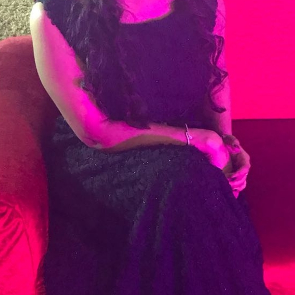 Black evening gown - Picture 5 of 10